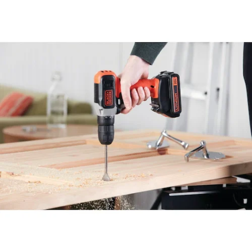 Taladro Inalámbrico 20V MAX* Litio. Black + Decker BCD702C1