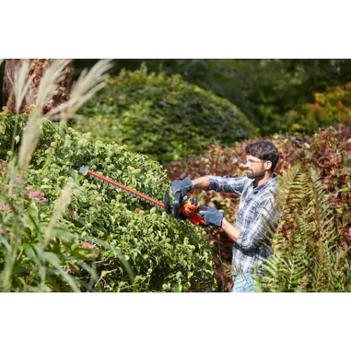Cortasetos (560mm) 500W. Black + Decker BEHTS401