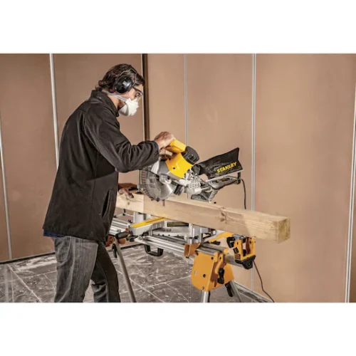 Sierra Ingleteadora Telescopica 10" 1800W. STANLEY SM18-B2C