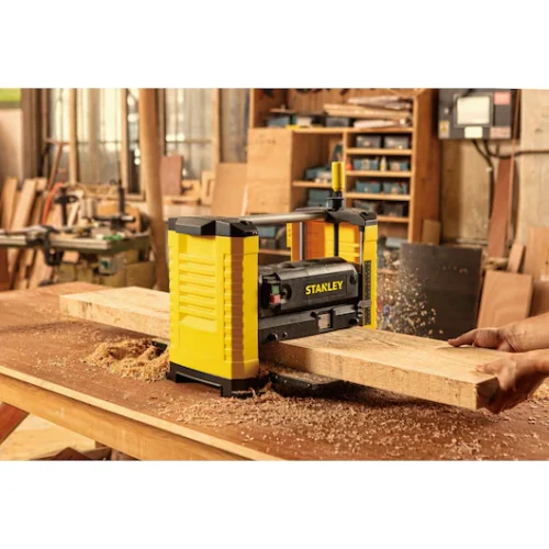 Cepillo de Banco Portátil 1800W. STANLEY STP18