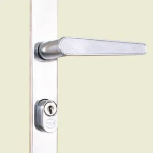 Cerrad.p/aluminio.c/bocallave-manija,cromada»SILVANA». CODIGO DE PRODUCTO: 40400352